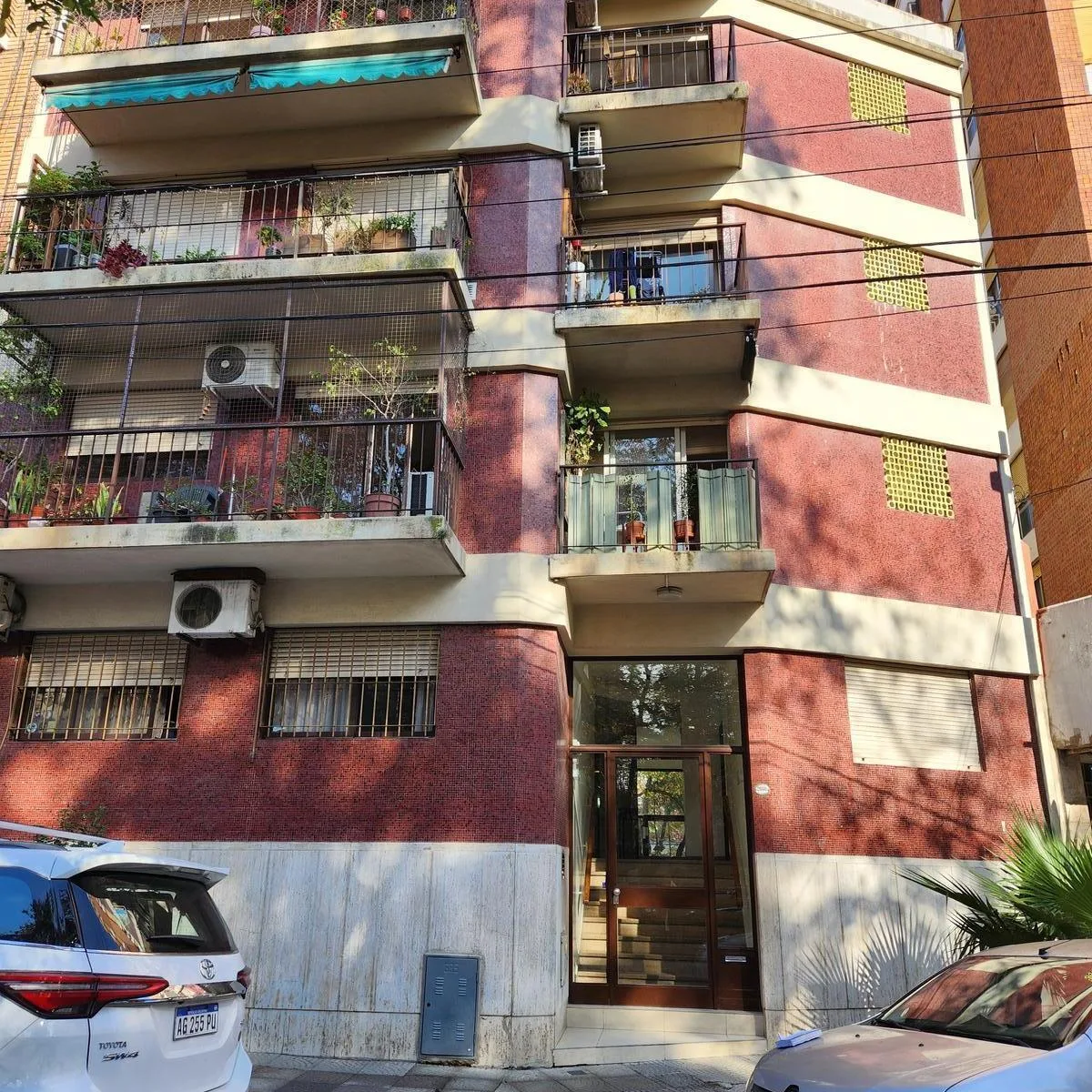 Departamento de 2 Ambientes, 1er Piso por Escalera Lavadero Independiente
