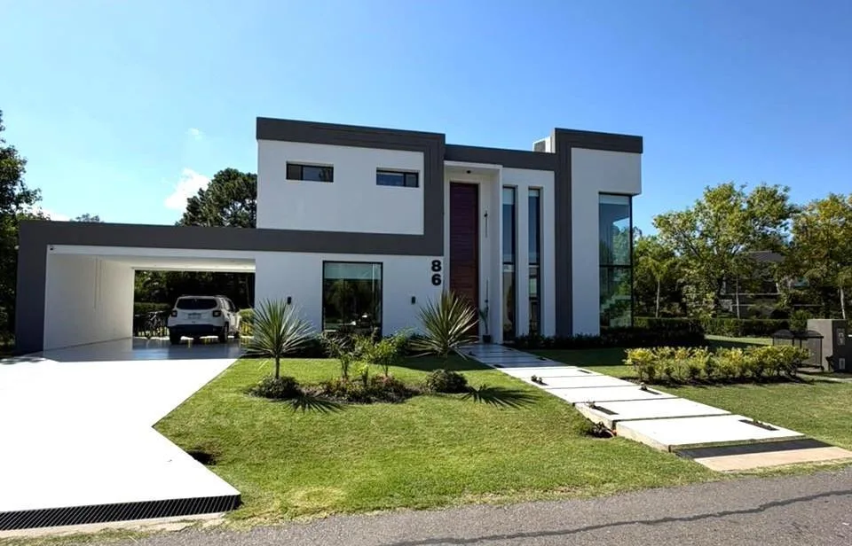 3BR house, 9x5 pool