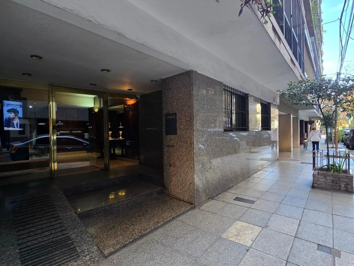 Departamento de 3 Ambientes. Contrafrente. Recoleta