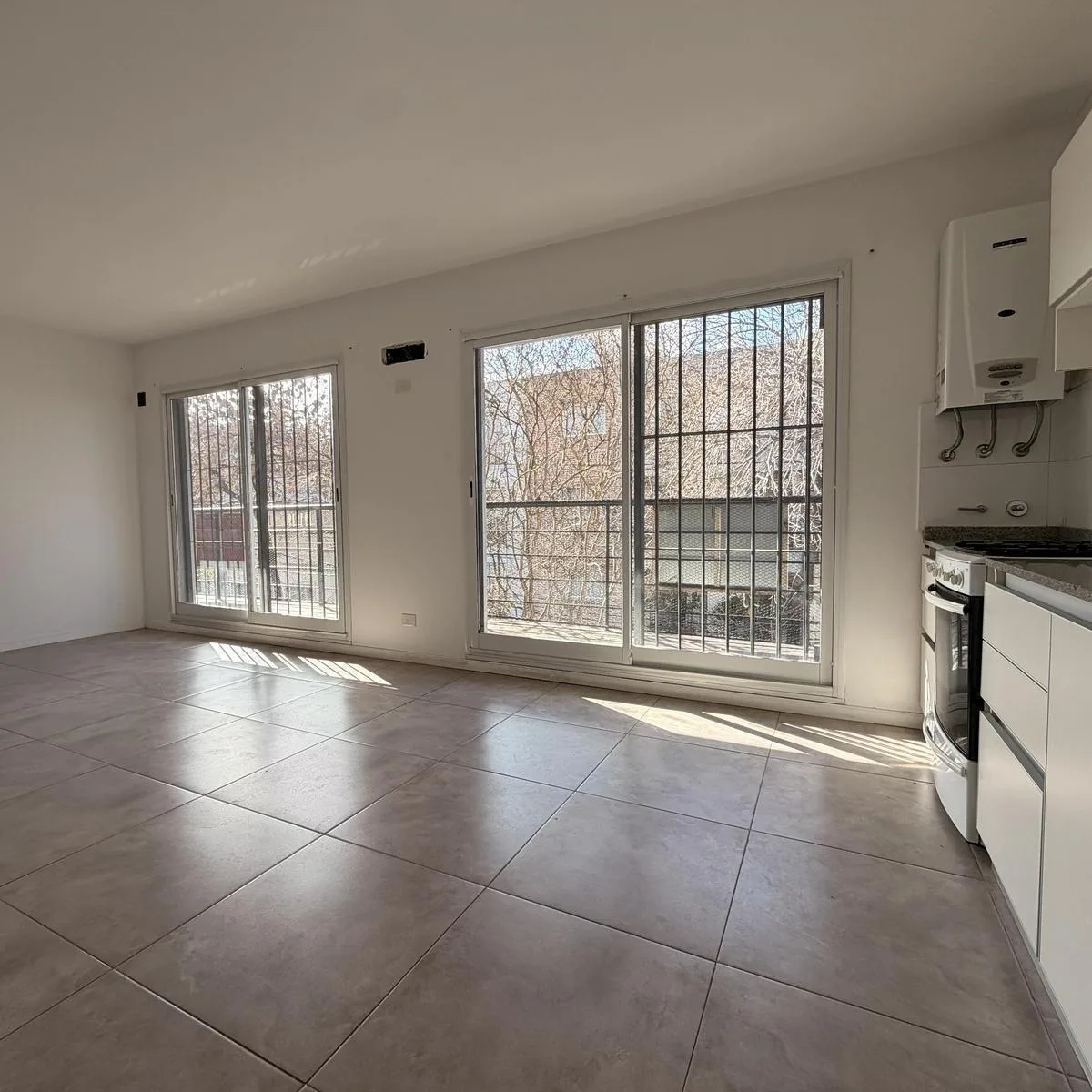 2-room unit with balcony and parking