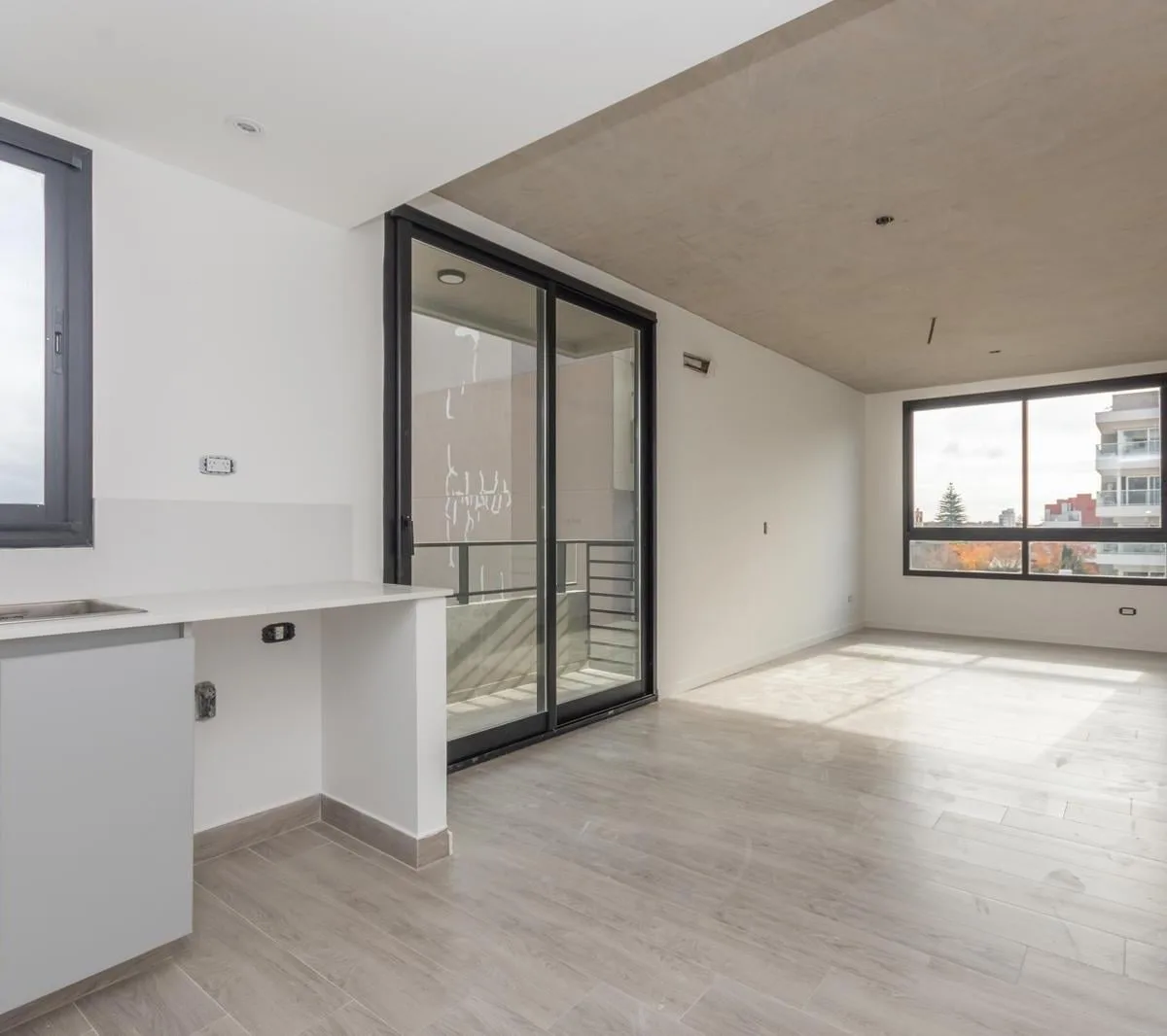 Studio with balcony and amenities