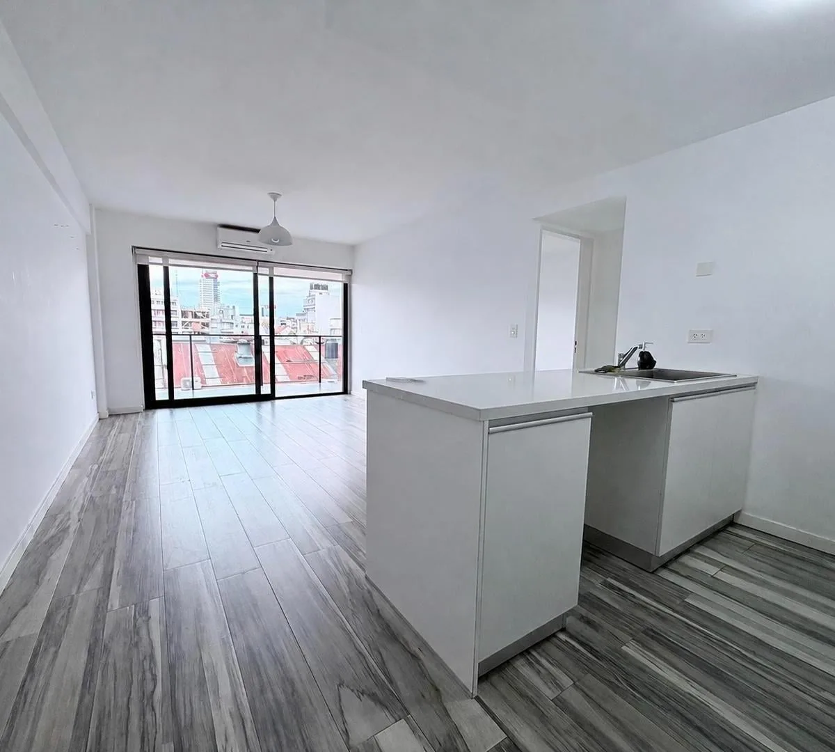 Departamento de 2 Ambientes con Balcón Aterrazado y Cochera