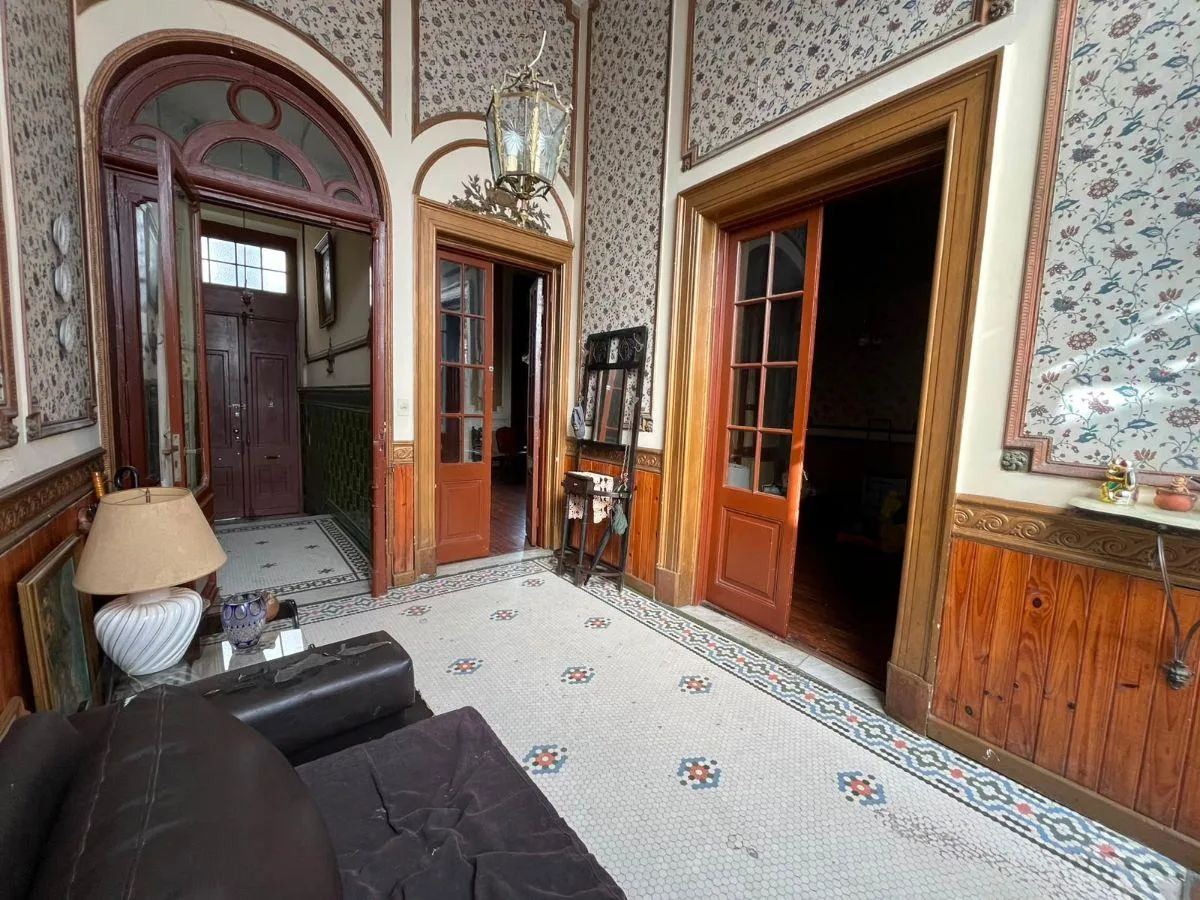 Casa de Época en Alquiler Comercial - 183 m&sup2; Cubiertos & Jardín