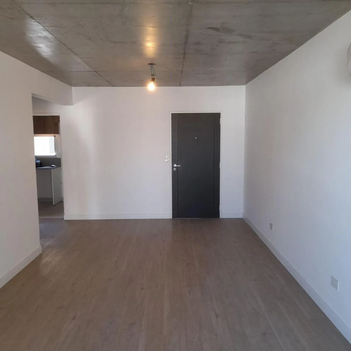 2BR with balcony and parking