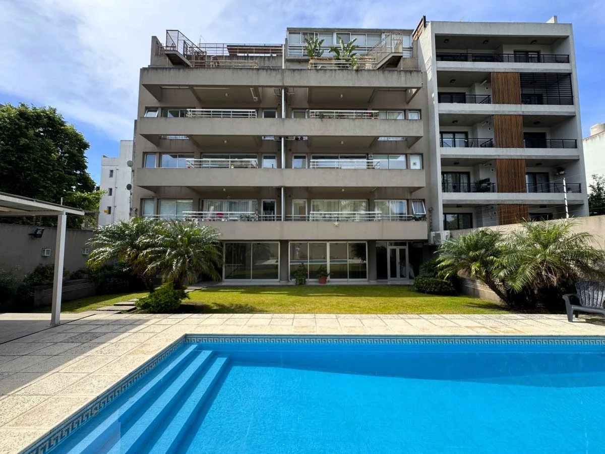 Terraço com jacuzzi e churrasqueira