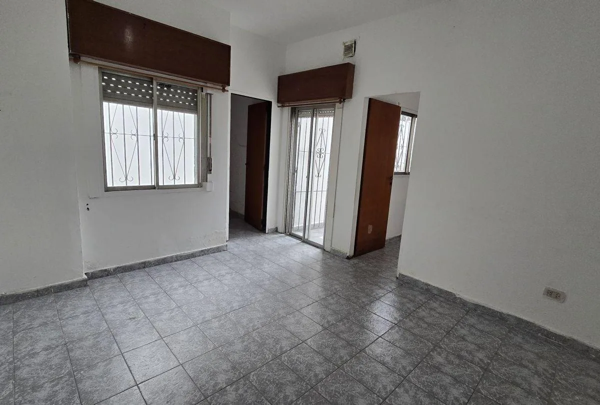PH 3-room unit with patio