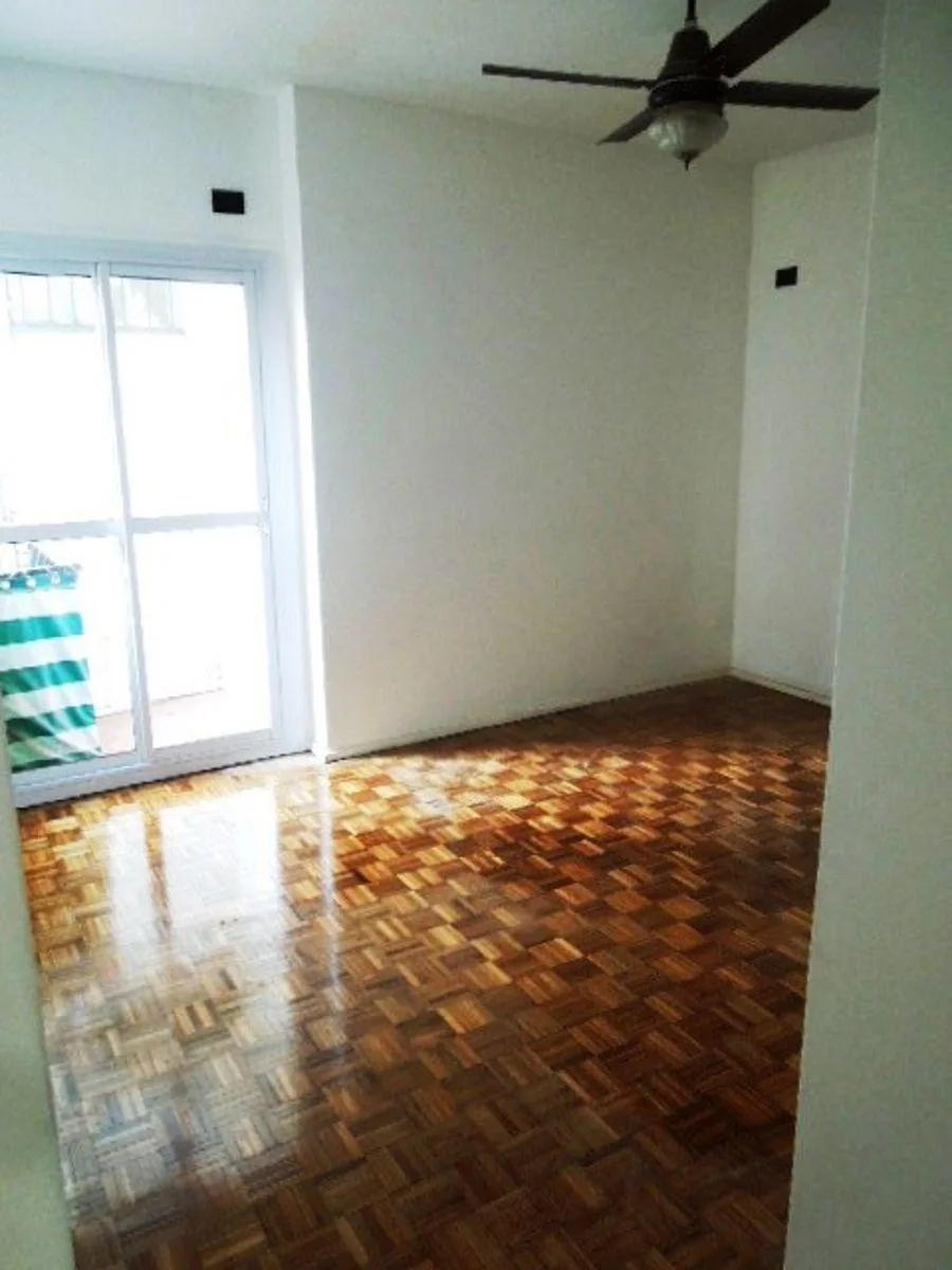 2 Ambientes Impecable Lateral con Balcón 1er. X Escalera - Ciudad de La Paz 500