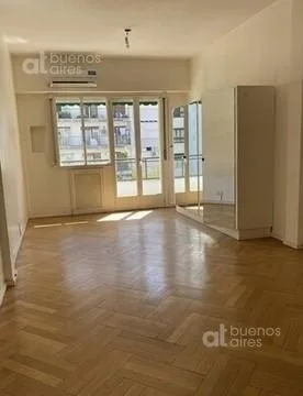 Monoambiente con Balcon - Alquiler Recoleta
