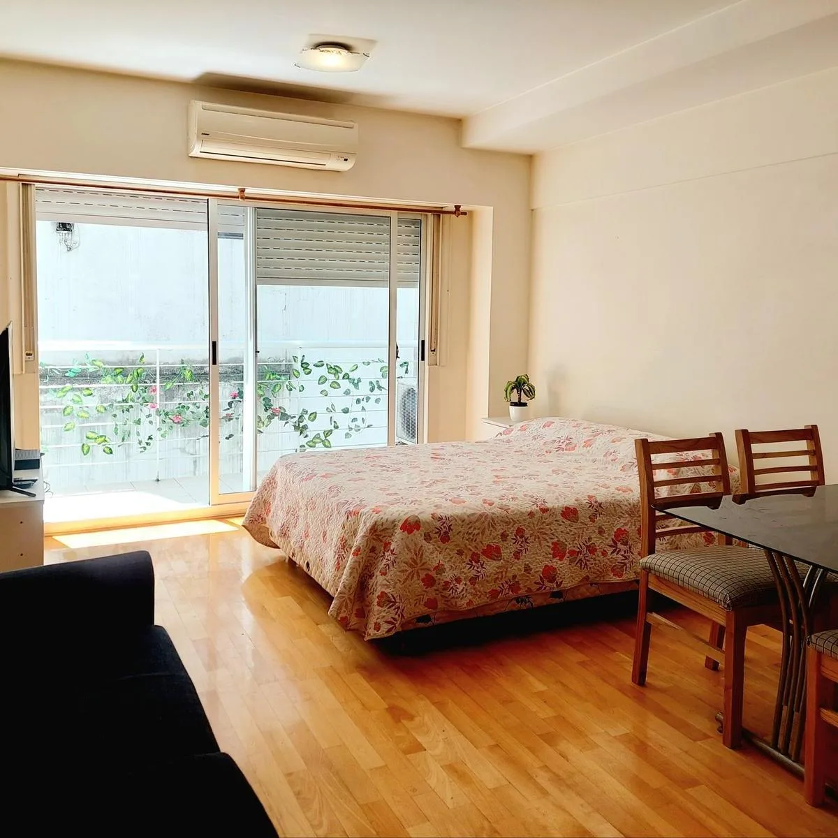 Furnished studio with balcony