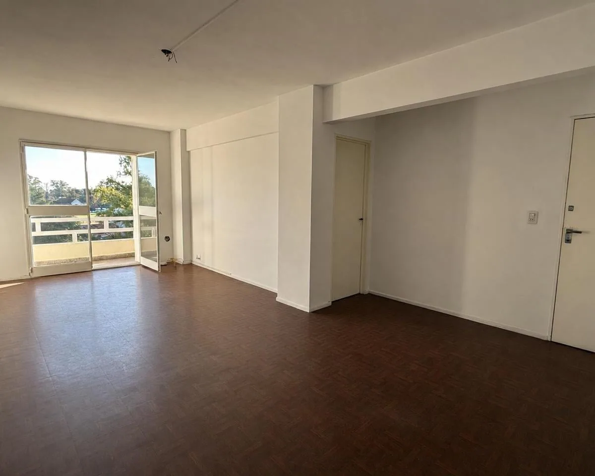 3-room apartment with balcony