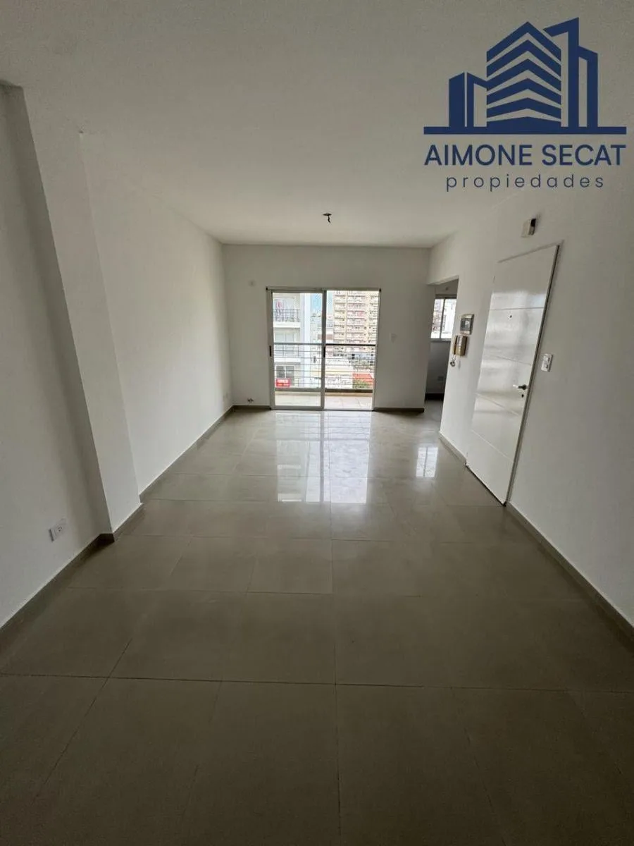 8th floor with balcony and equipped kitchen