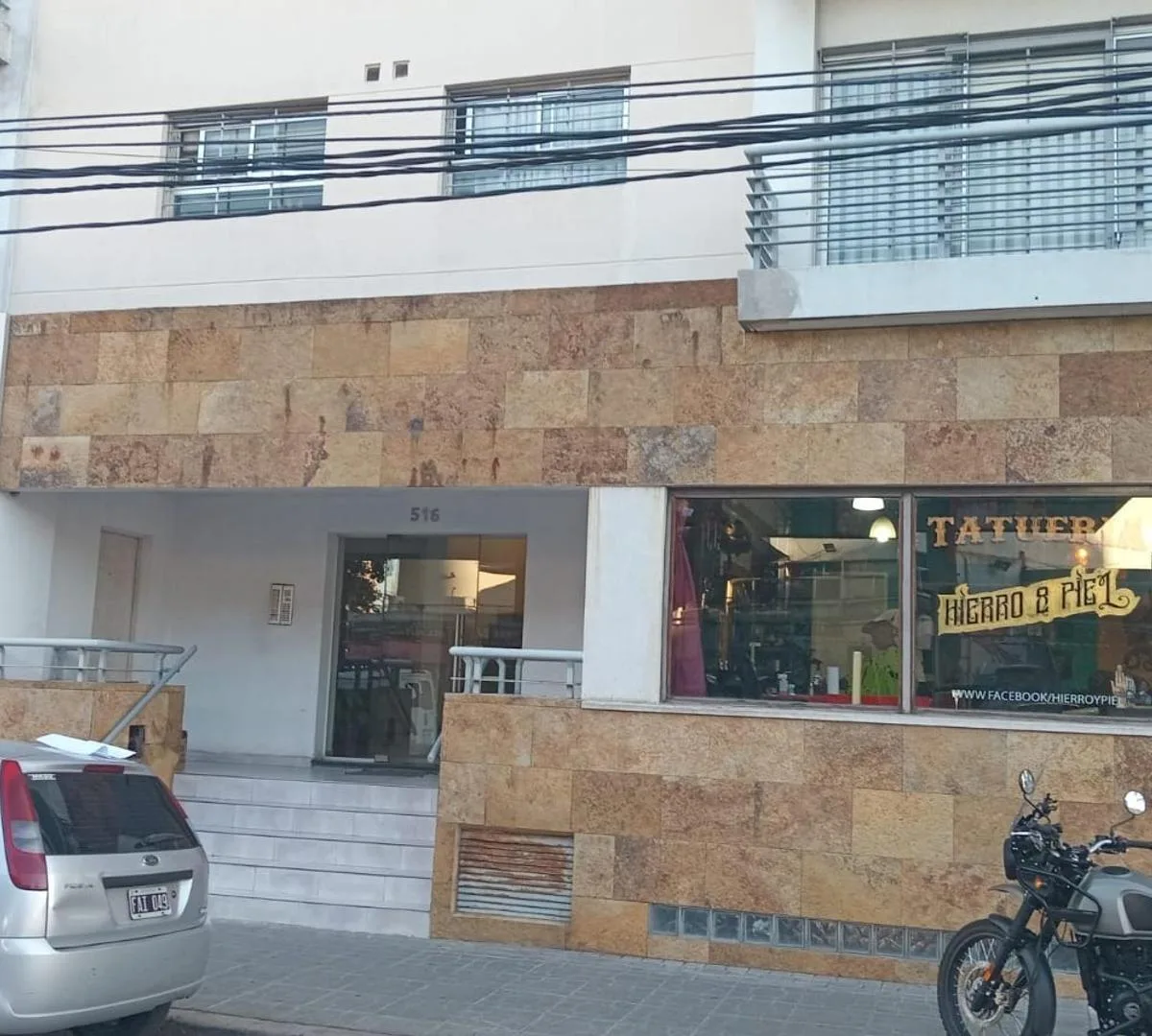 2-room front unit with parking