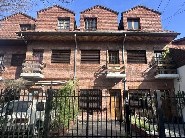 Triplex 4 ambientes, jardín y terraza