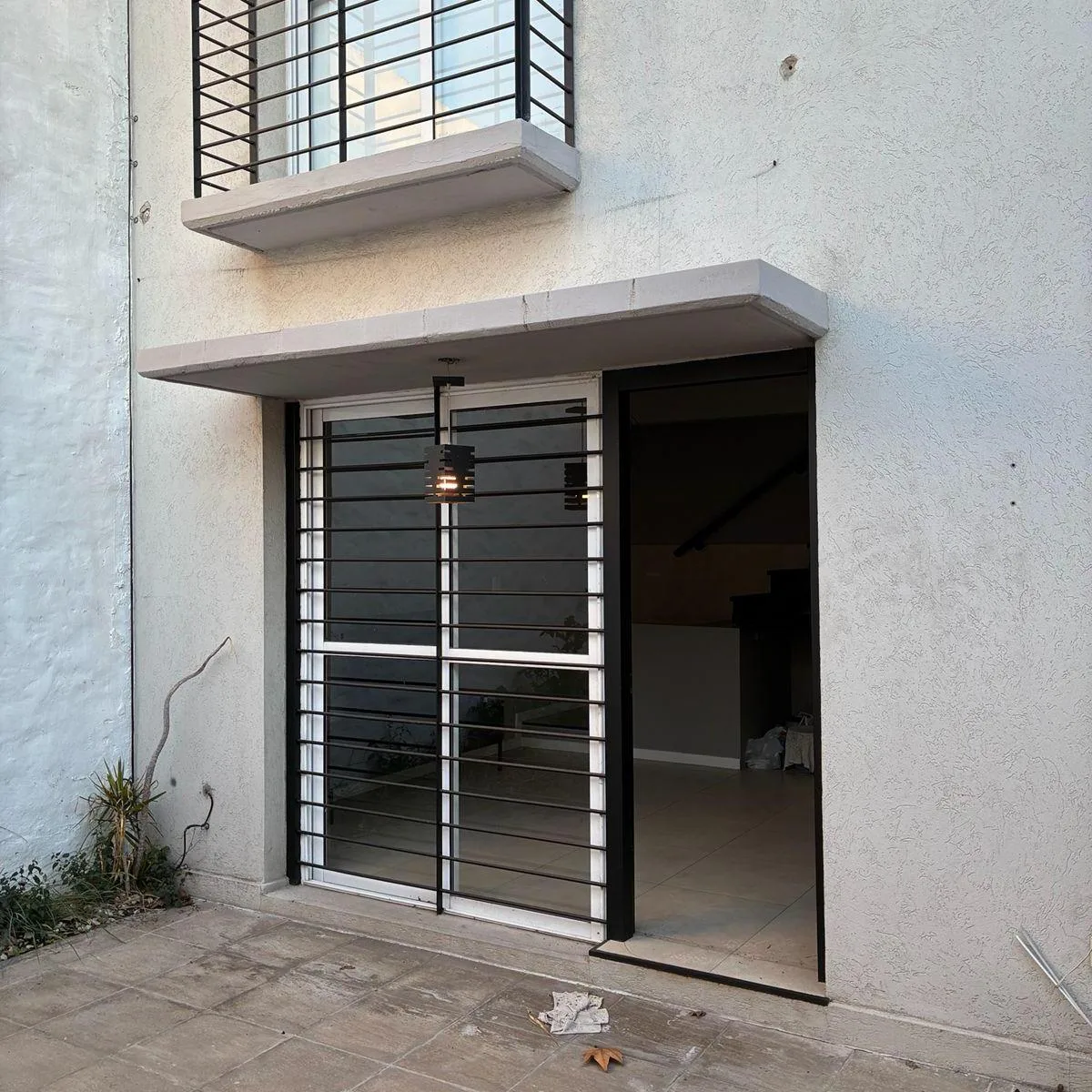 2-room PH with private patio