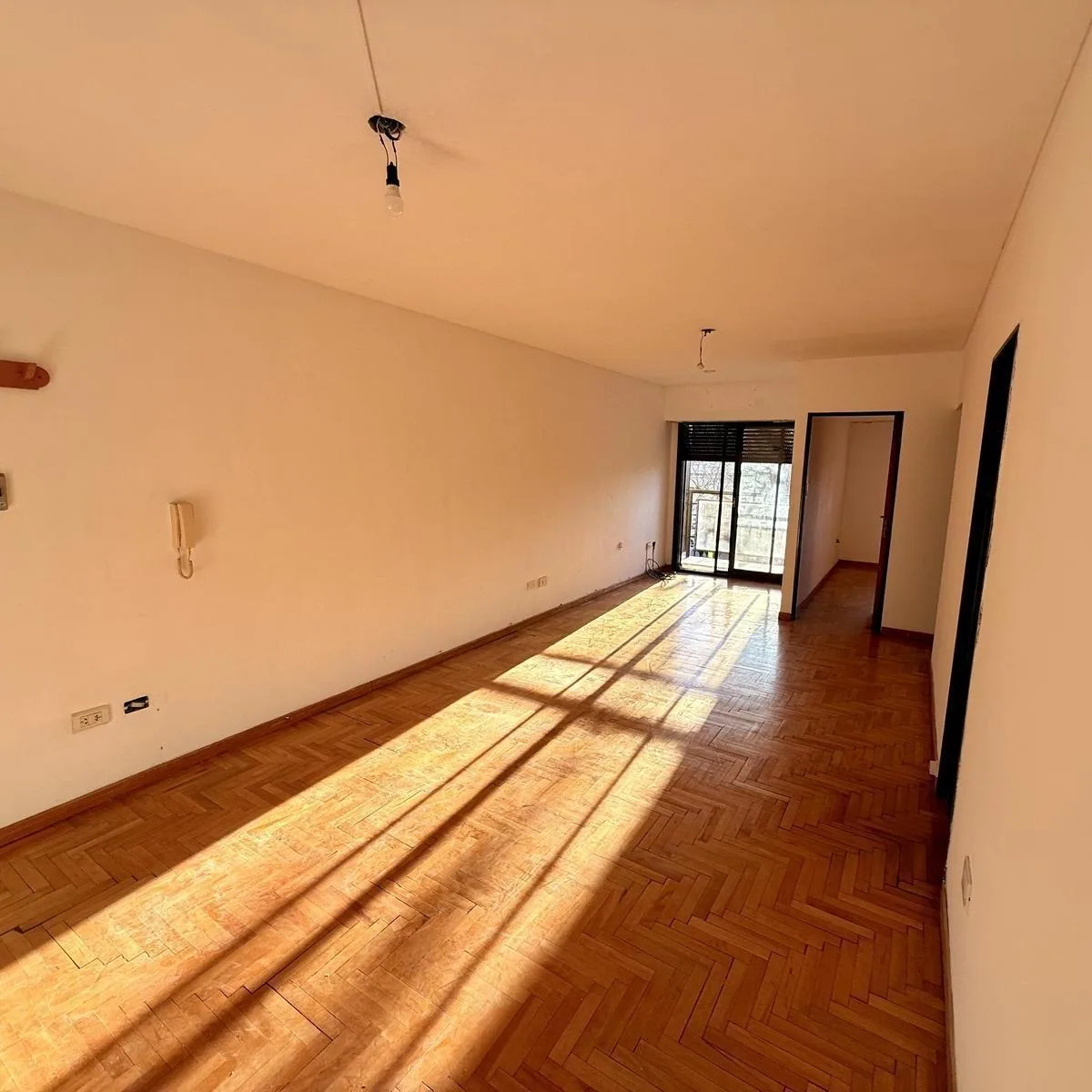 2º andar com varanda frontal