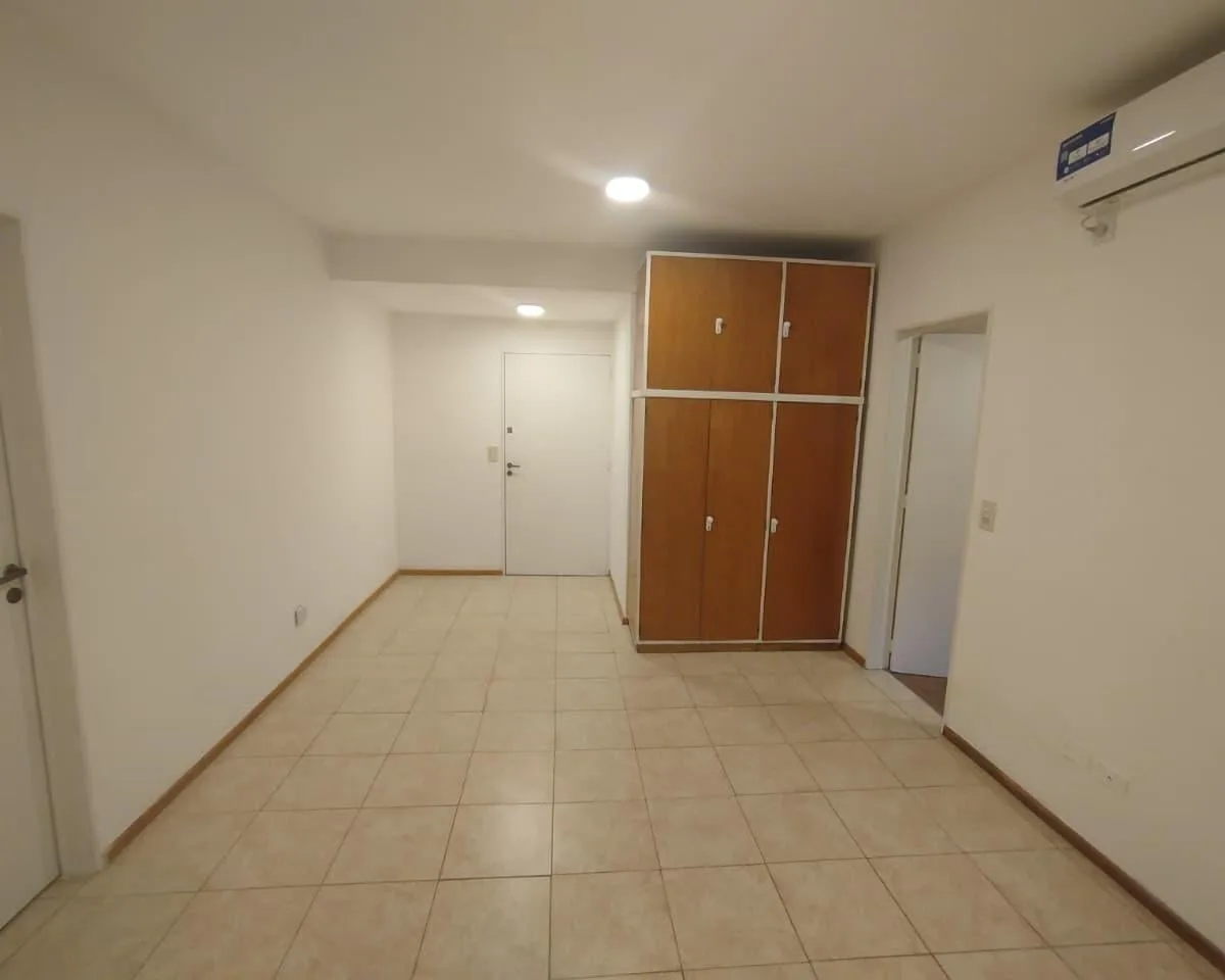 Excelente Monoamb con Patio 27 m&sup2;