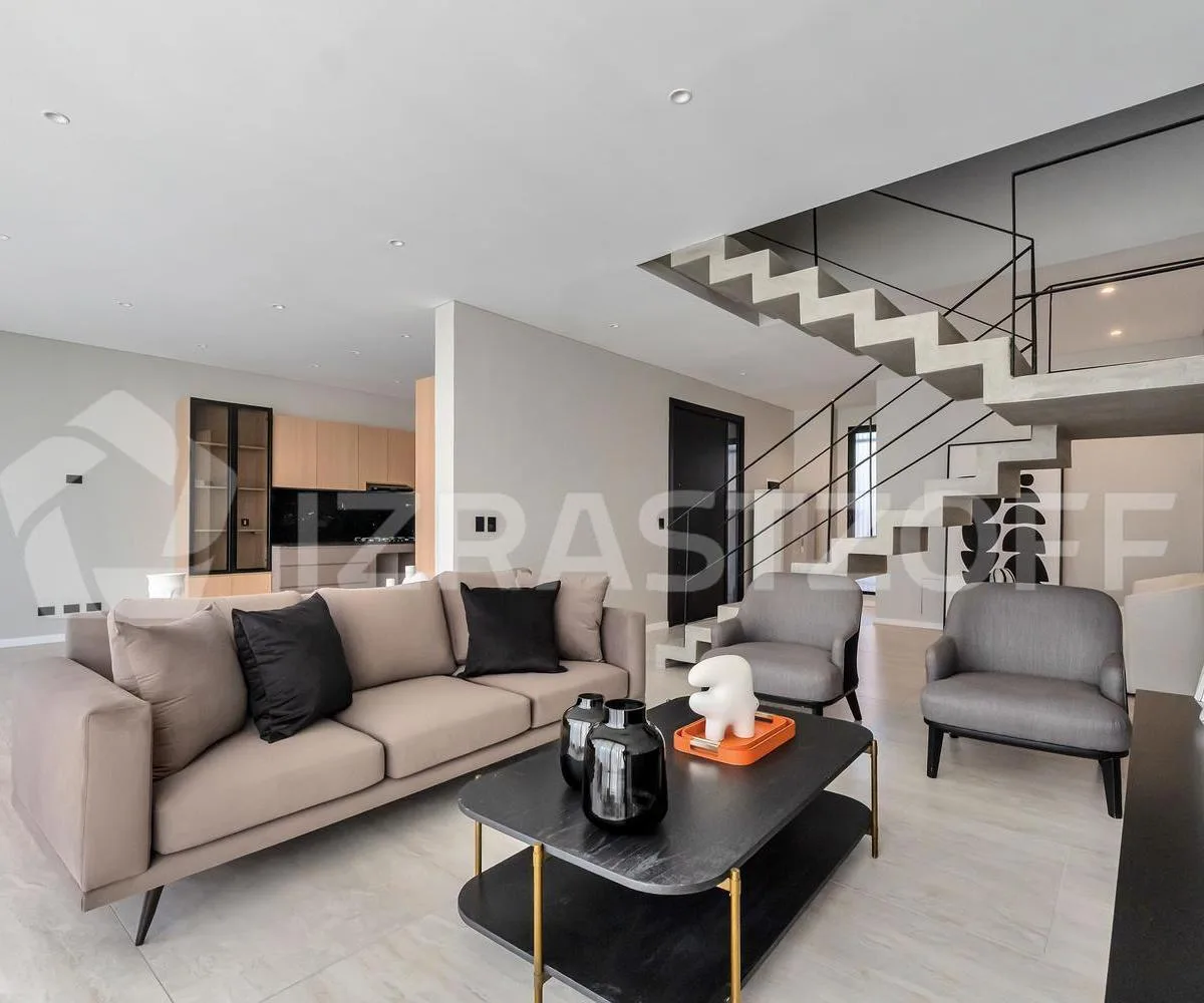 Casa en Venta/alquiler a Estrenar en Olivos. 5 Dorm. Jardín. Terraza