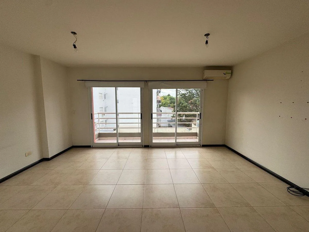Alquiler Monoambiente en Morón con Cochera