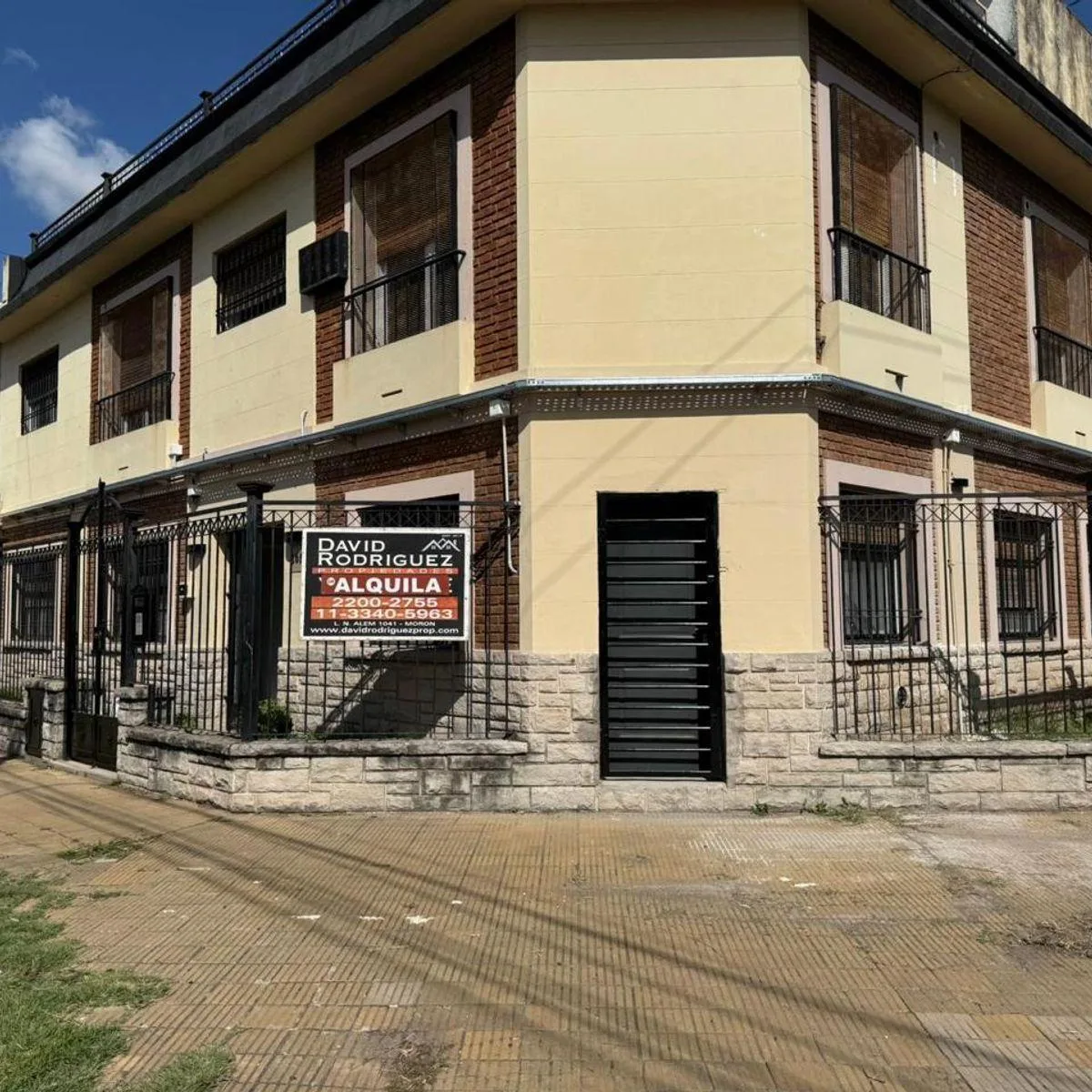 Departamento de 2 Ambientes en Alquiler en Primer Piso