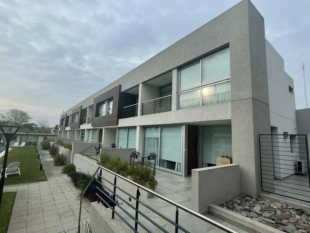 Alquiler de Duplex 4 Ambientes en Complejo - Ituzaingo Norte