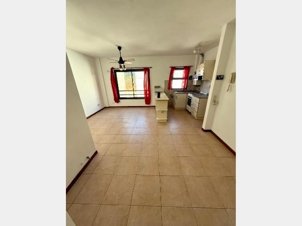 Imóvel: 1 quarto, La Matanza