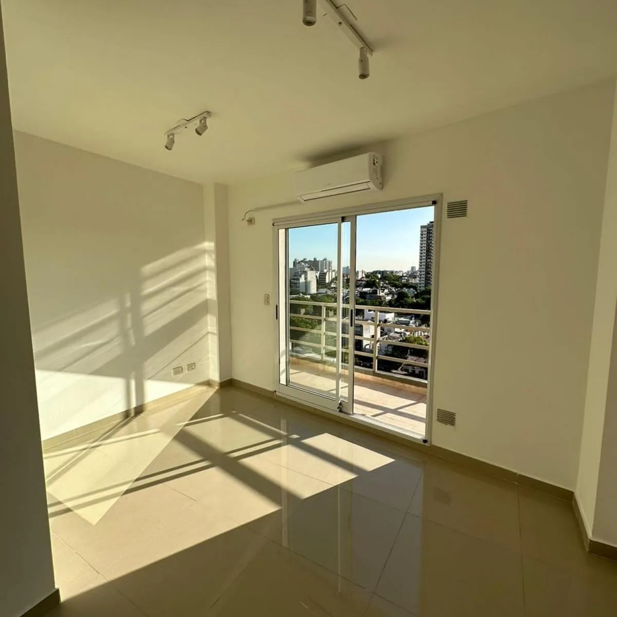 Studio novo em Flores
