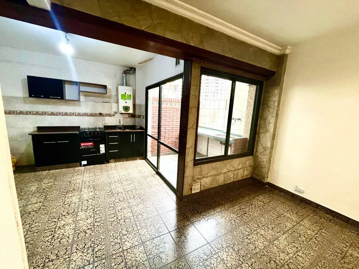 3-room PH with patio