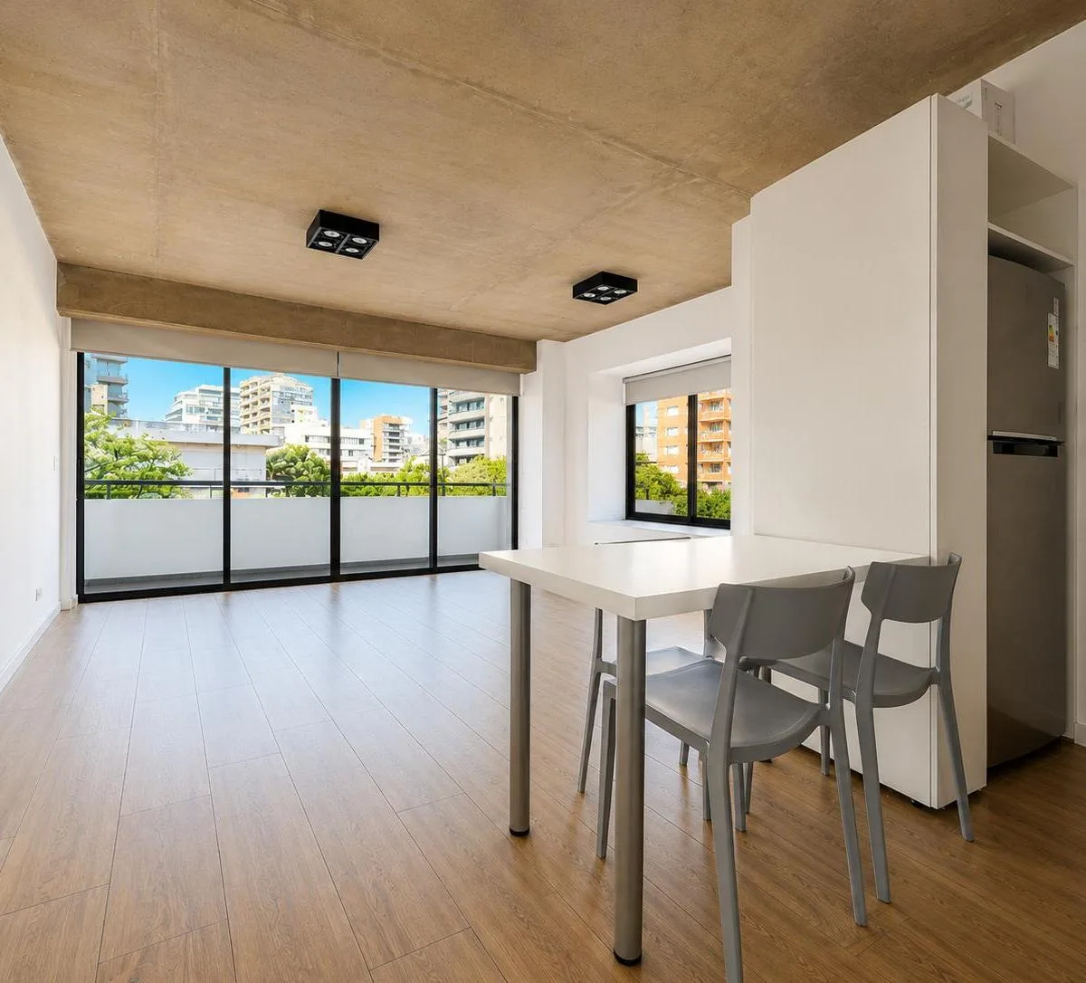 Divisible studio with balcony