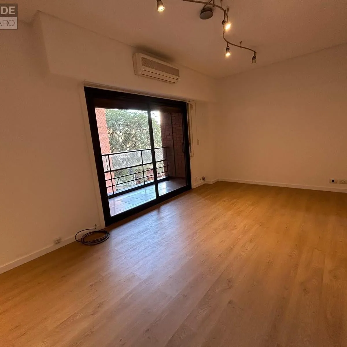 Excelente Departamento 2 Ambientes con Balcón en Alquiler