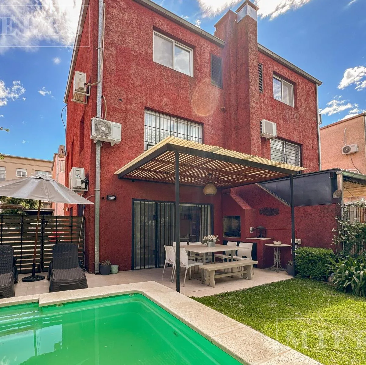 Casa en Alquiler en El Barrio Cerrado La Esquina en San Isidro