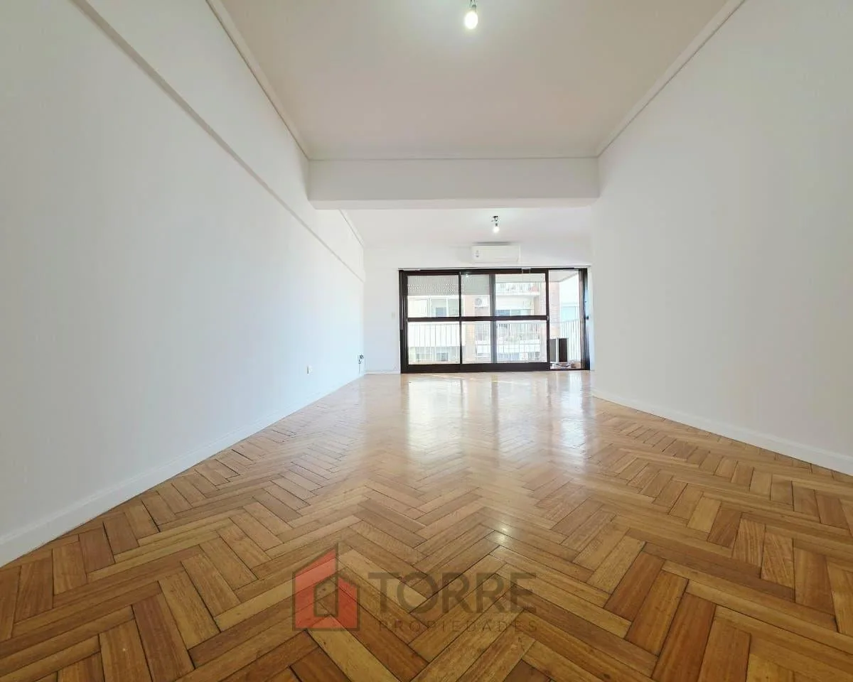 Hermoso Departamento en Alquiler con Balcón Aterrazado y Cochera Fija en Pleno Martínez