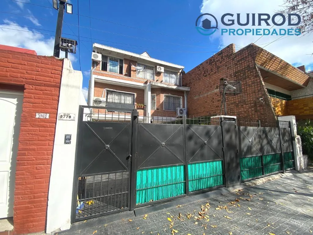 Alquiler Casa 4 Ambientes, Playroom, Terraza y Cochera Impecable Estado