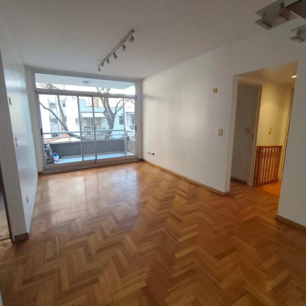 Alquiler Departamento de 3 Ambientes con Balcón en Palermo - La Rural