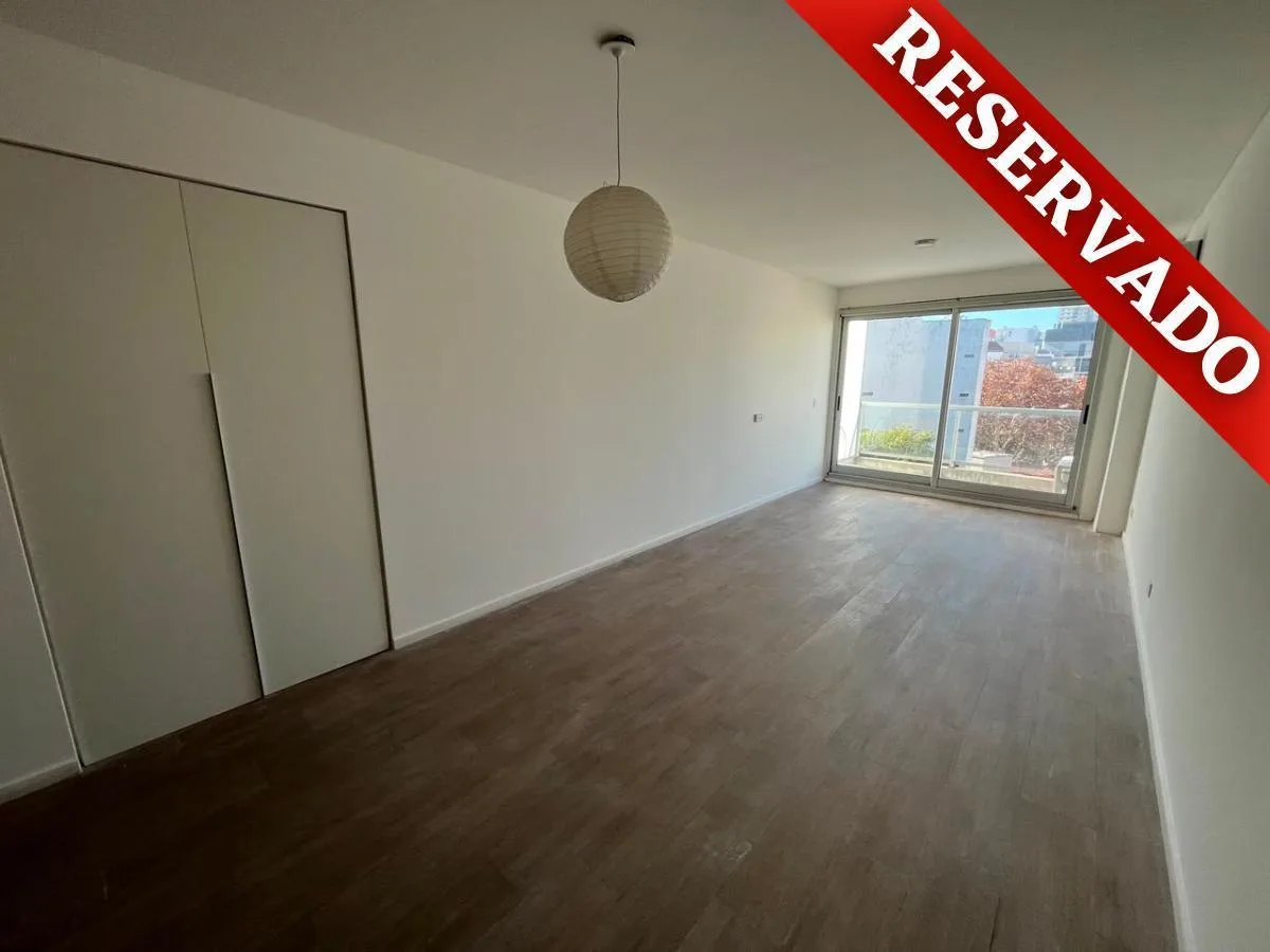 Studio 8º andar com varanda