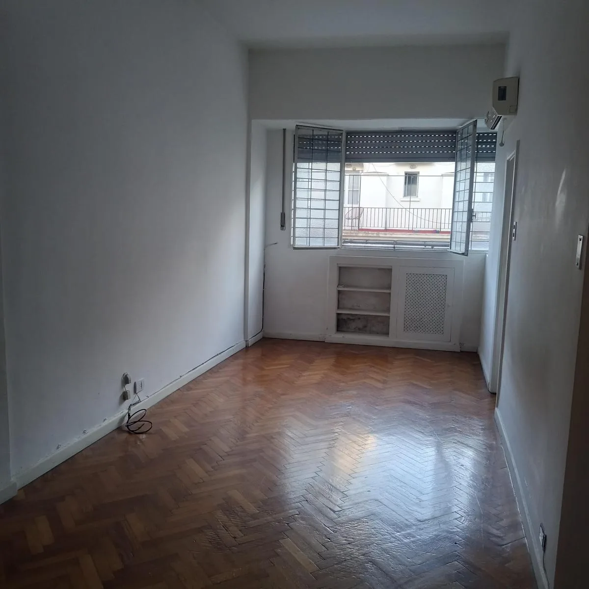 Studio 30 m², ar-condicionado e cozinha a gás