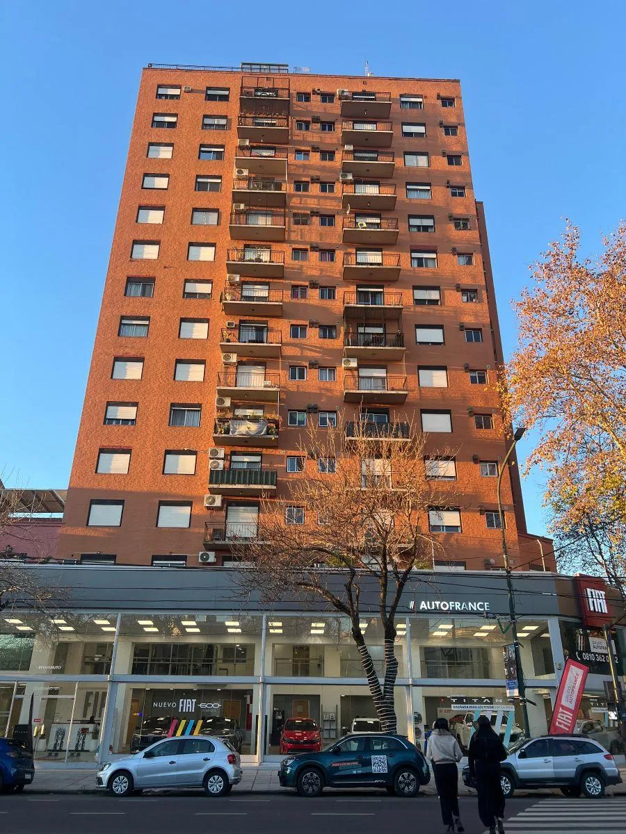 San Isidro: Monoambiente Sobre Av Centenario. con Gran Balcón y Única Vista Abierta. Muy Luminoso