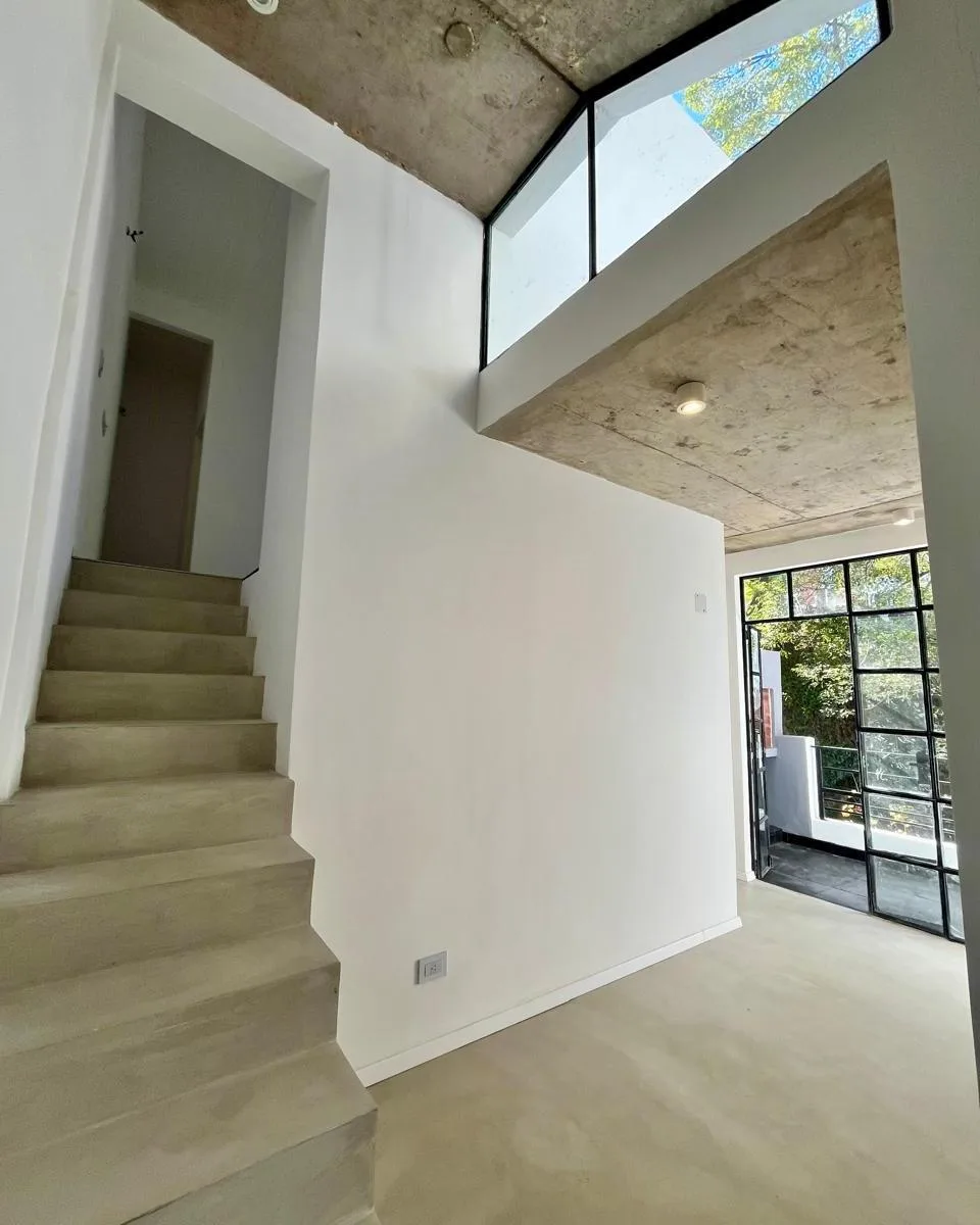 Dña. Alq. PH Tipo Loft a Estrenar con 2 Balcones y Parrilla
