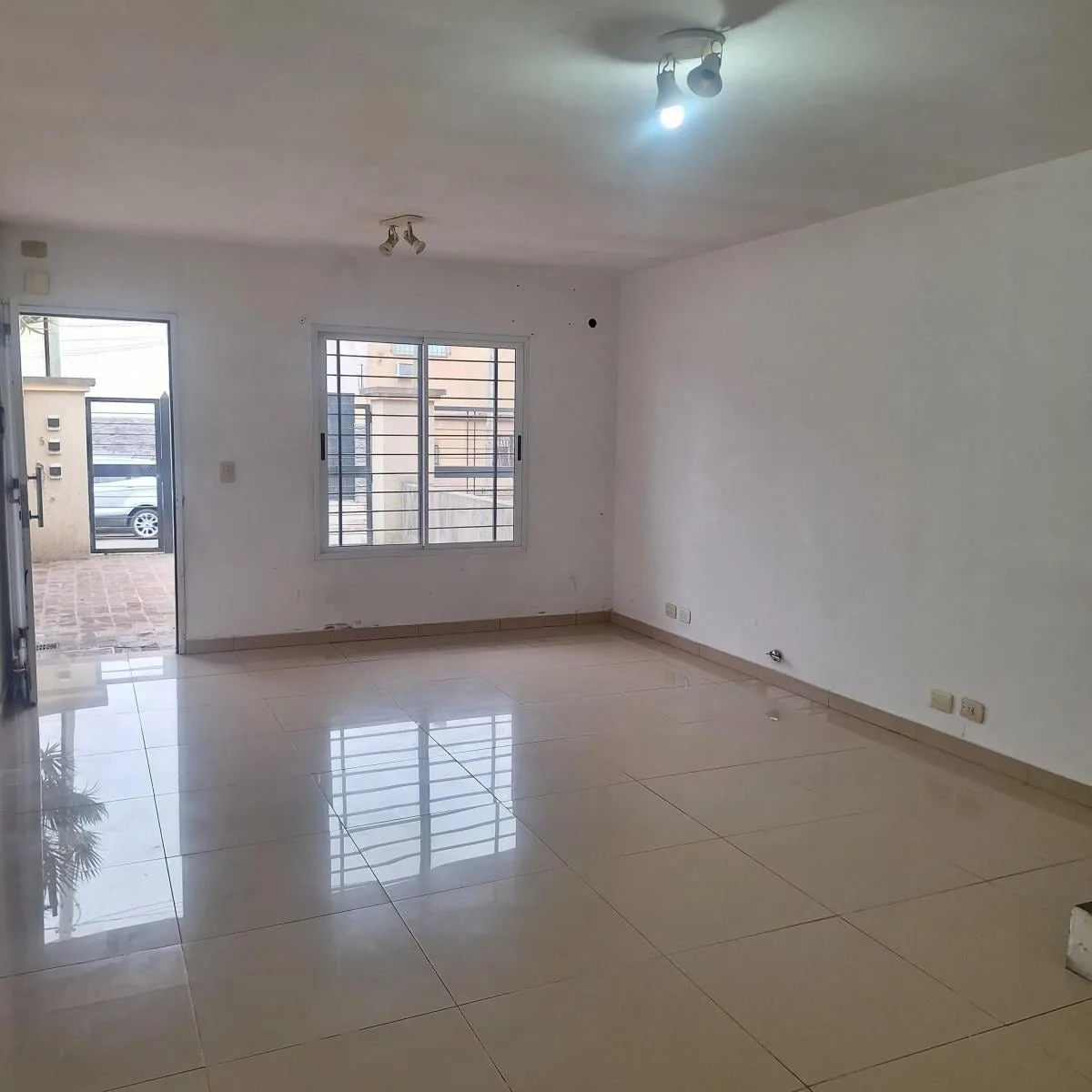 Alquiler Duplex 3 Ambientes con Cochera Chilavert
