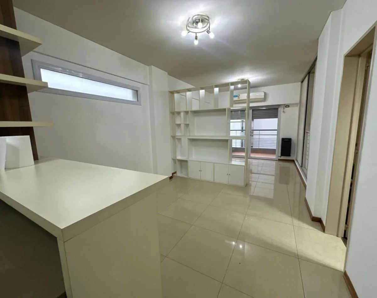 Monoambiente en Alquiler | Piso 3 | Banfield