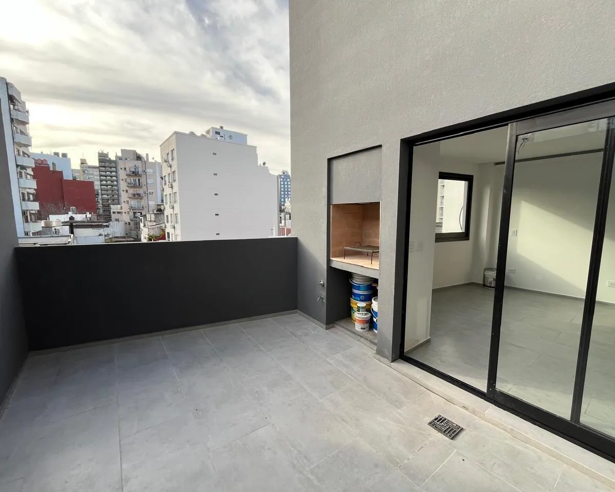 Departamento 2 Ambientes con Terraza Propia y Parrilla!
