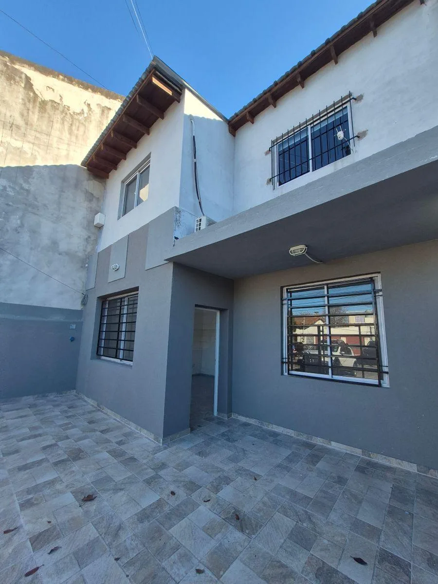 Alquilo Casa en PH 3 Amb C/ Cochera Merlo Sur