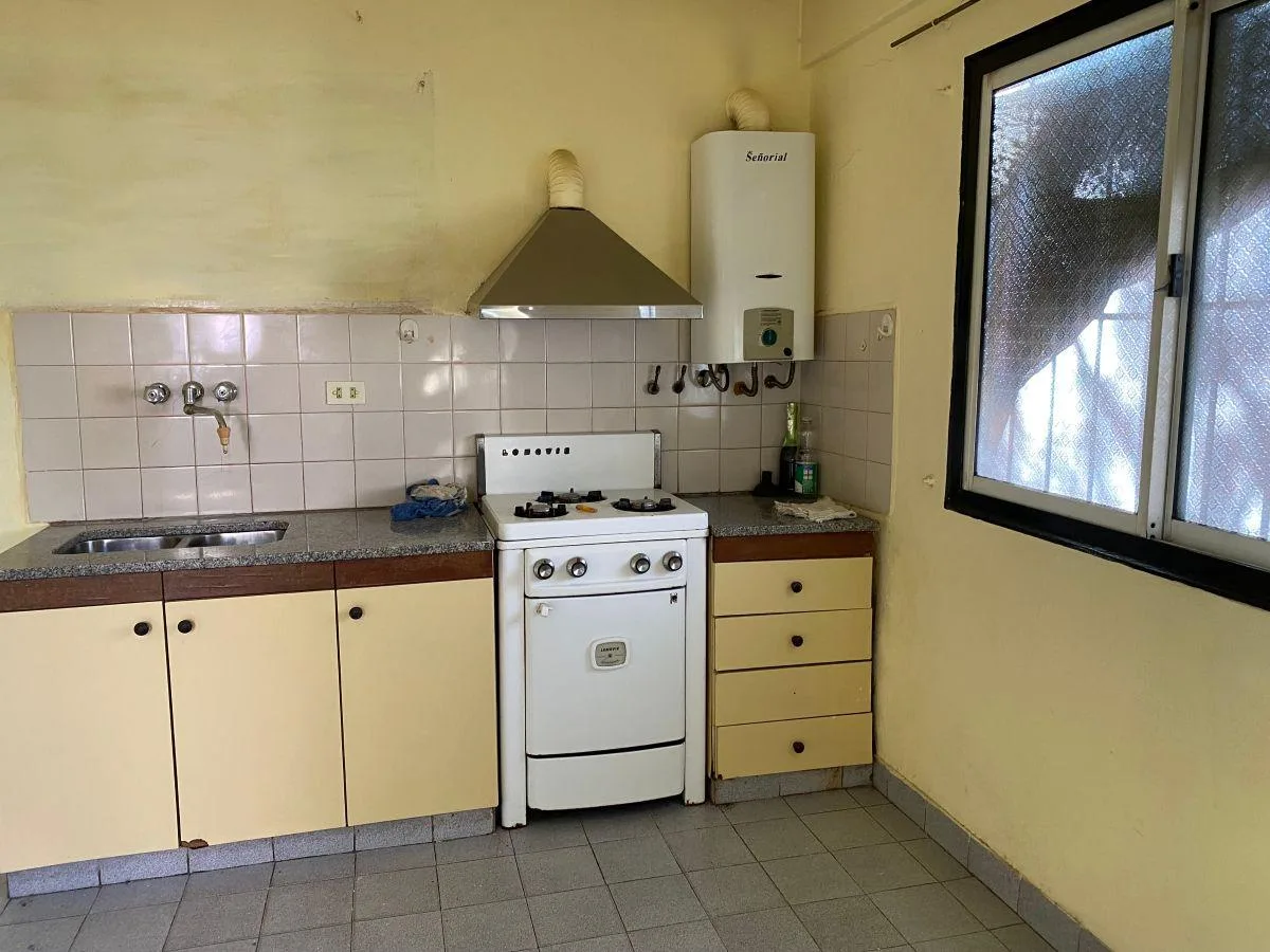 Casa interna com pátio e jardim