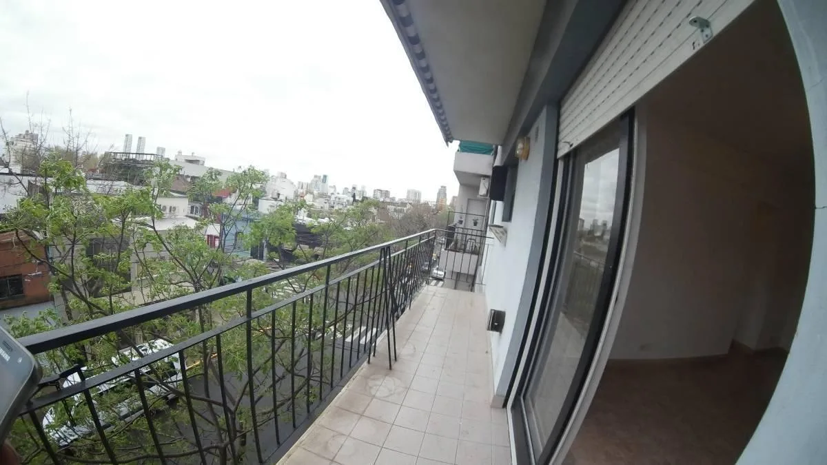 3-room apartment with front balcony