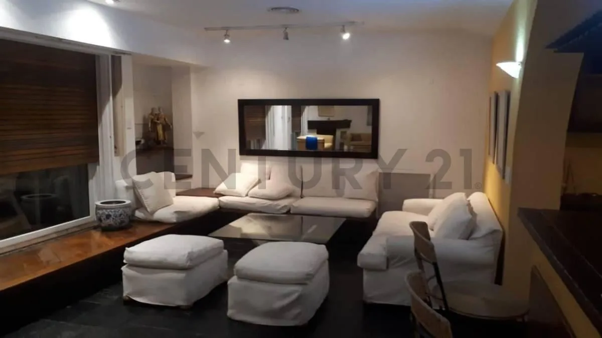 220 m², 3 suites, terraza con parrilla