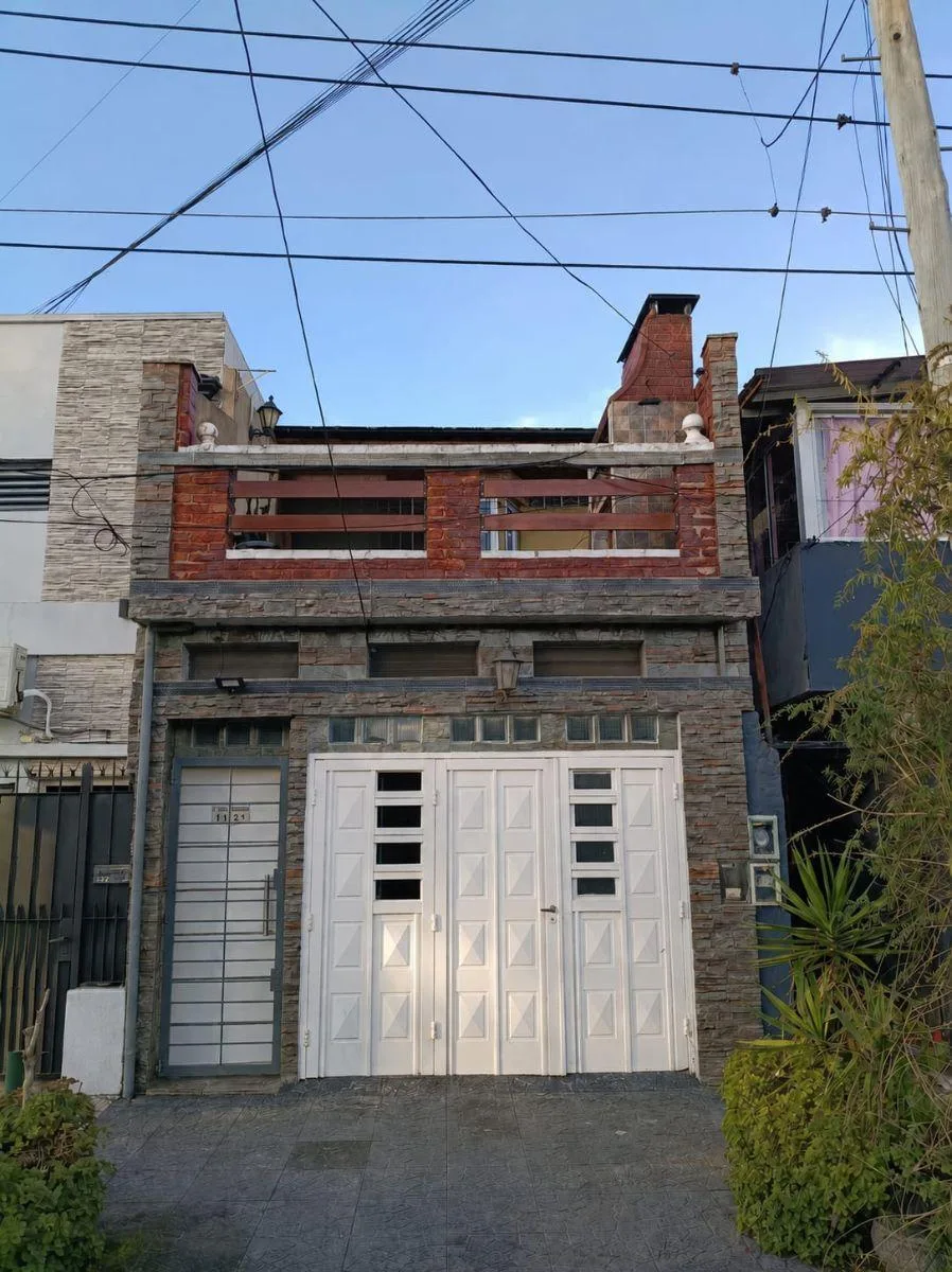 PH de frente com terraço e churrasqueira