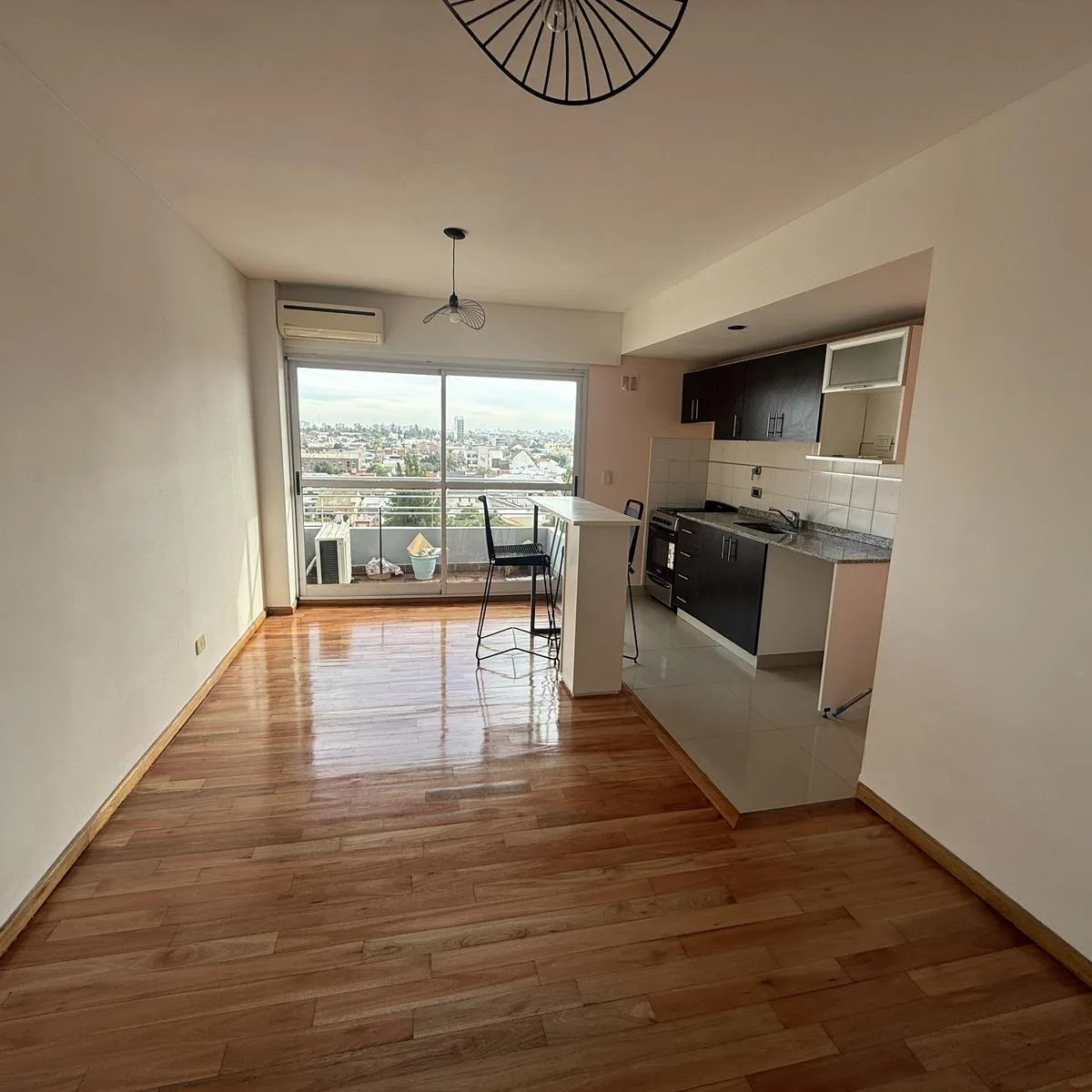 Departamento Dos Ambientes en Alquiler con Balcon en Wilde