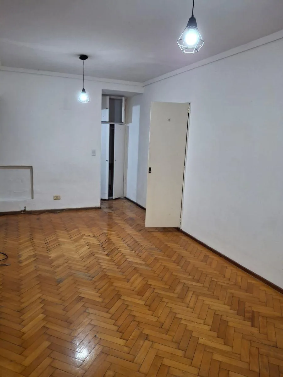 Студия в Бельграно, паркет