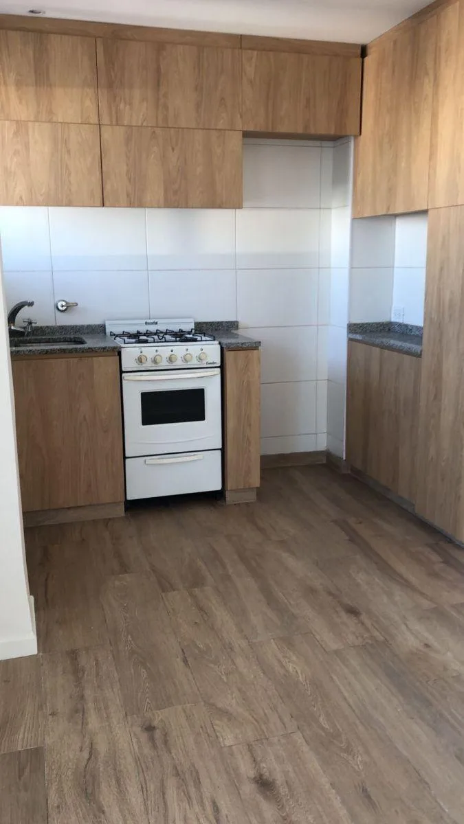 3-room apt with balcony and splits