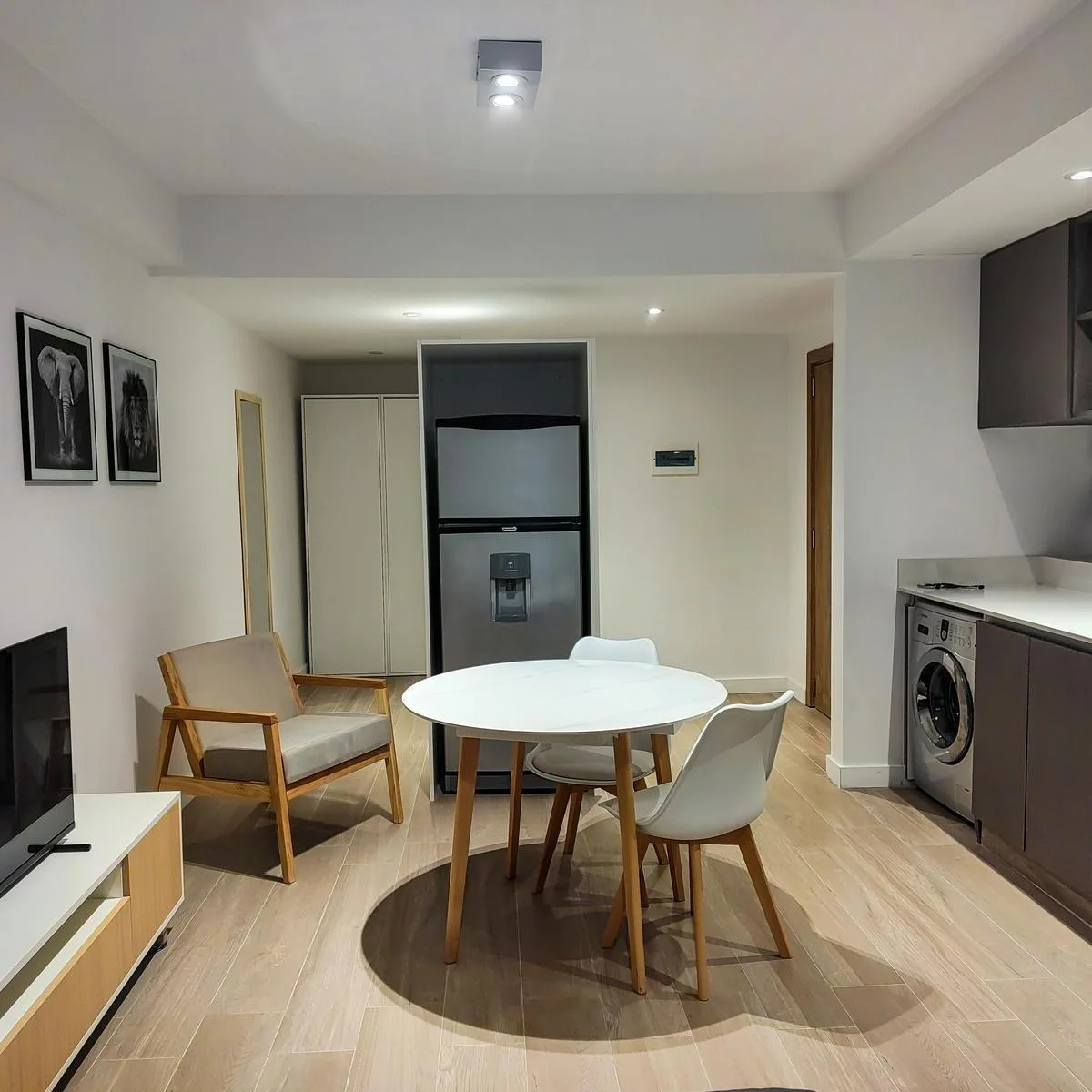 Studio mobiliado com varanda