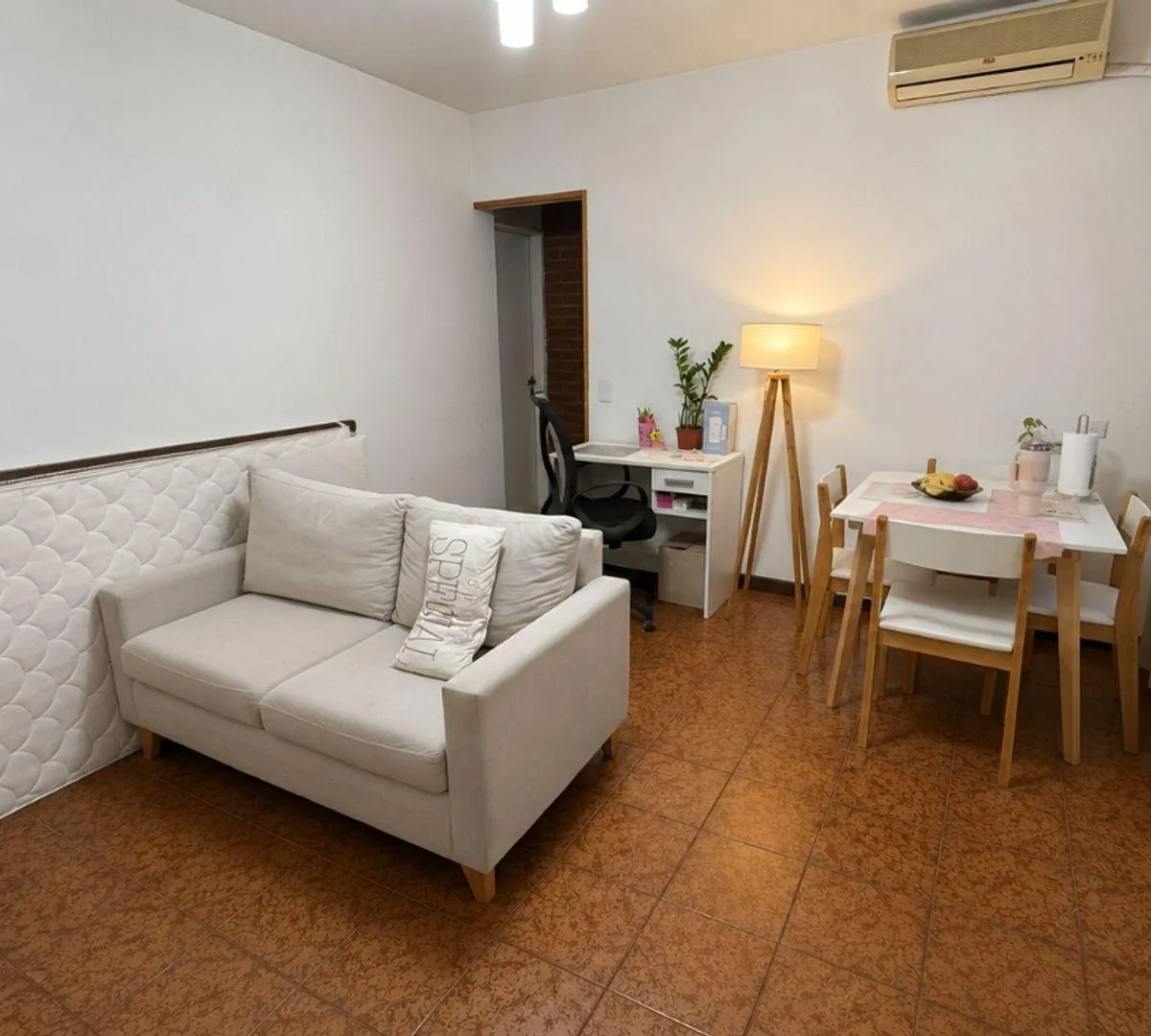 Departamento 2 ambientes con balcón